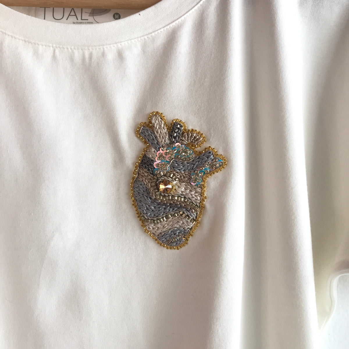Embroidered T-Shirt Moyo L